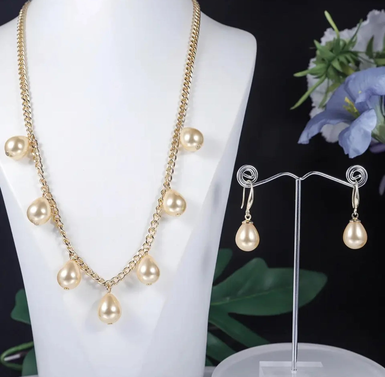 GOLD PLATED SHELL PEARL PENDANTS/NECKLACES WITH MATCHING EARRINGS