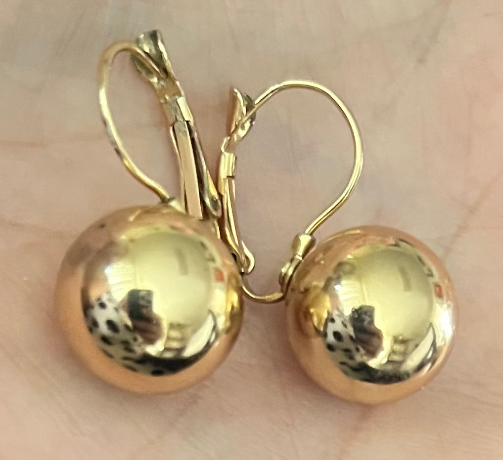 Trendy gold plated ball earrings