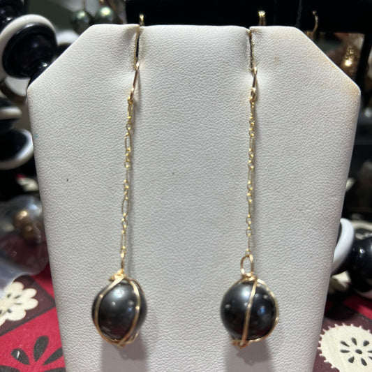 Tahitian black pearl hanging earrings