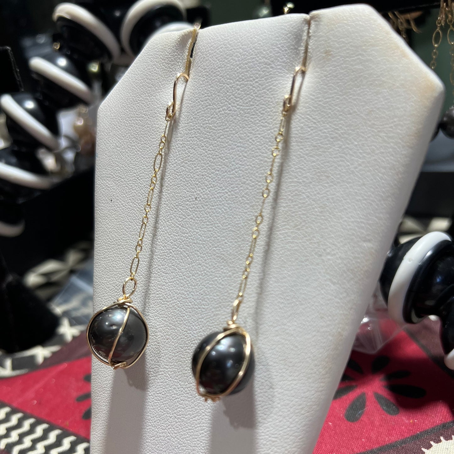 Tahitian black pearl hanging earrings