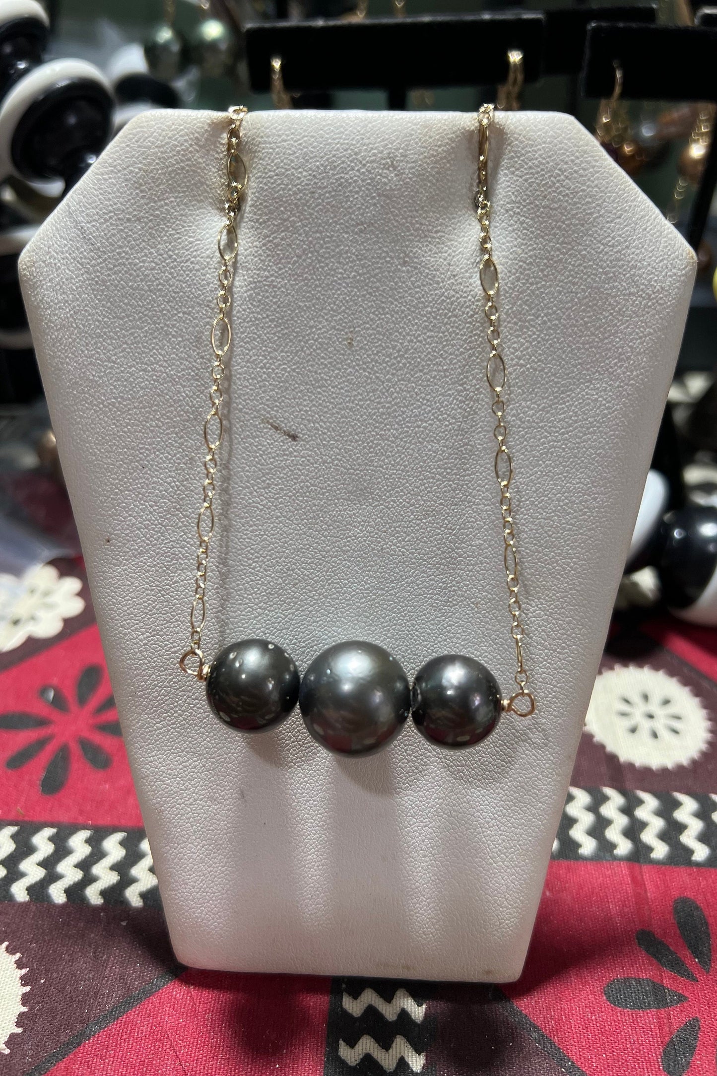 Tahitian pearl horizontal necklace