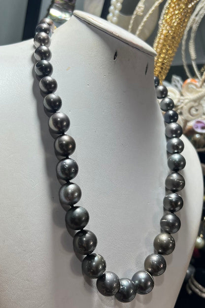 Full Tahitian pearl necklace (sale now!)