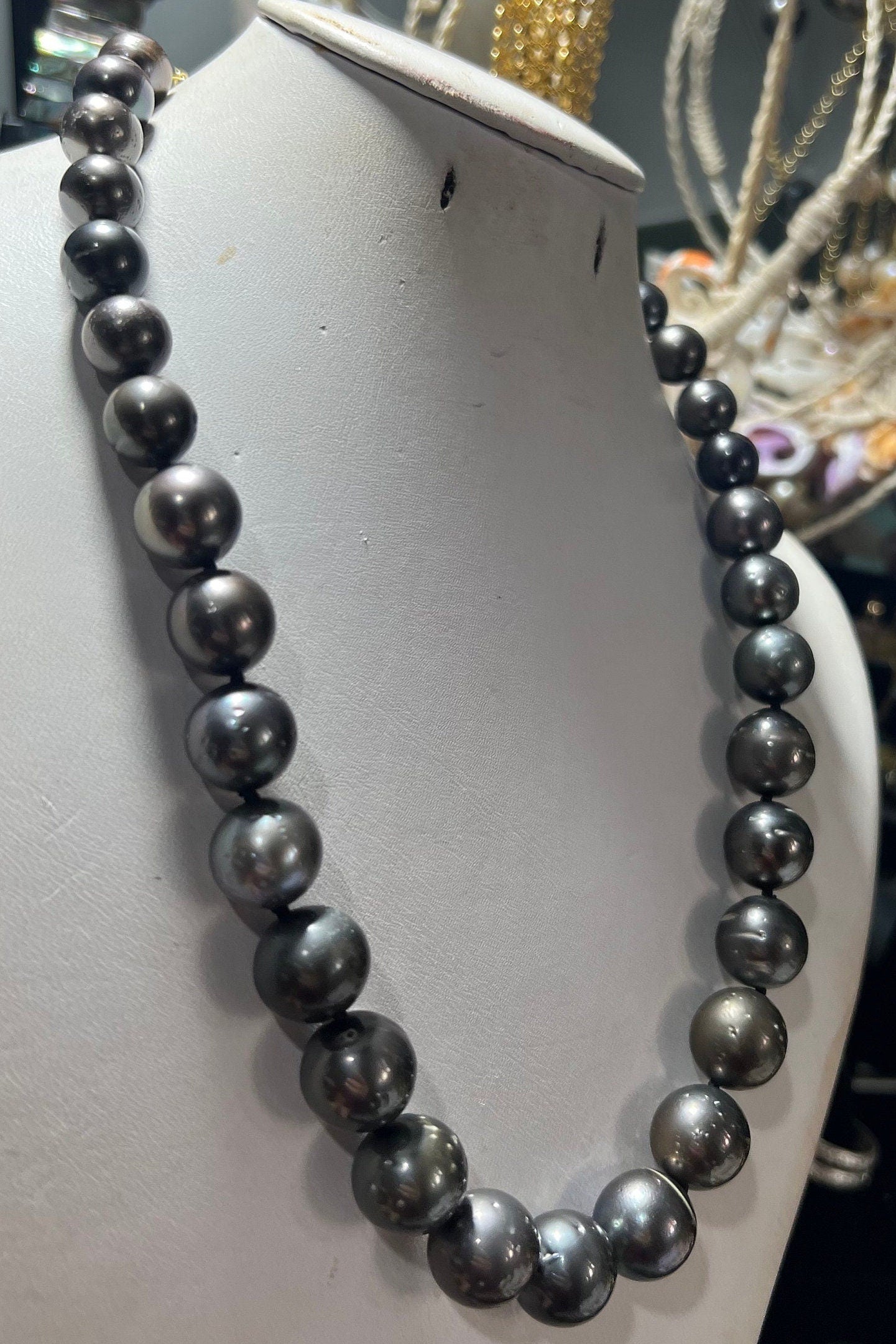 Full Tahitian pearl necklace (sale now!)