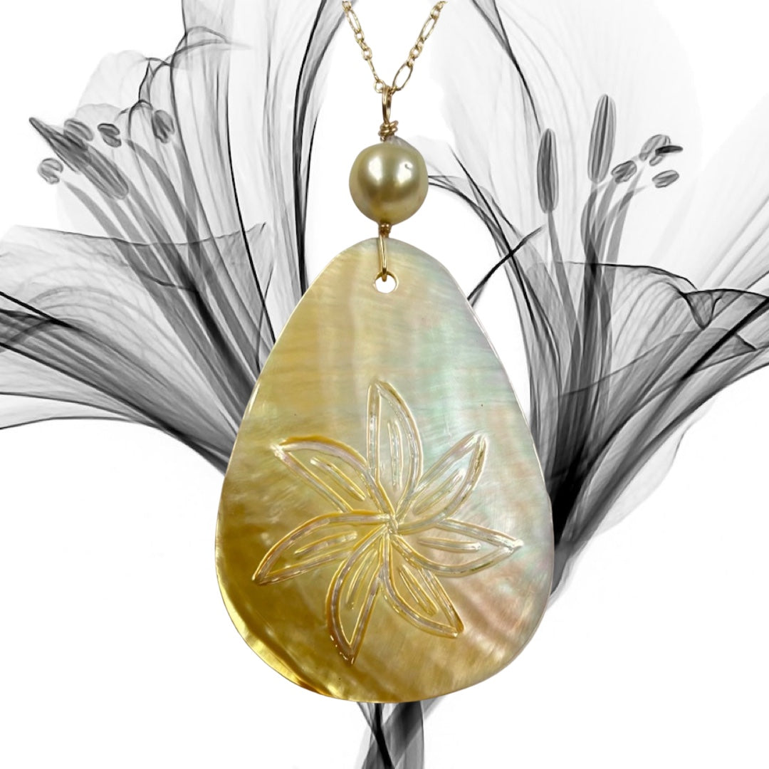 SHELL WITH PEARL PENDANTS